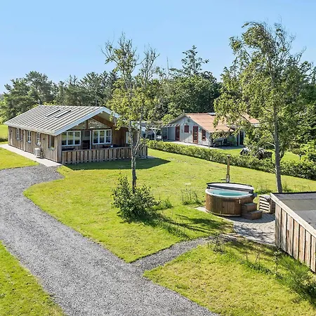 4 Bedroom Cozy In * Skjern