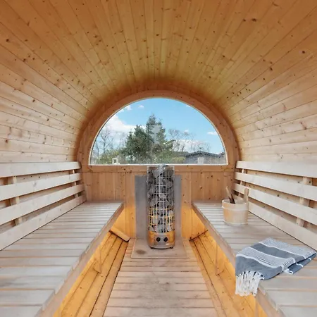 4 Bedroom Cozy In Σπίτι διακοπών *