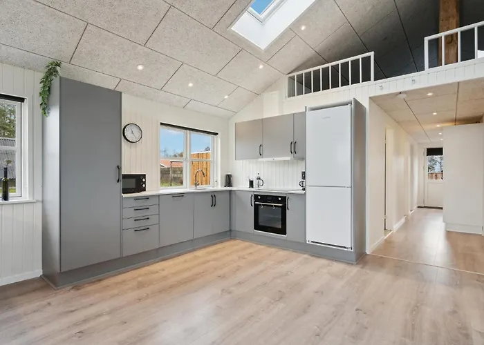 4 Bedroom Cozy In