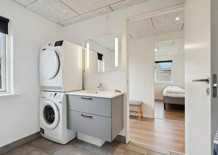 4 Bedroom Cozy In Skjern