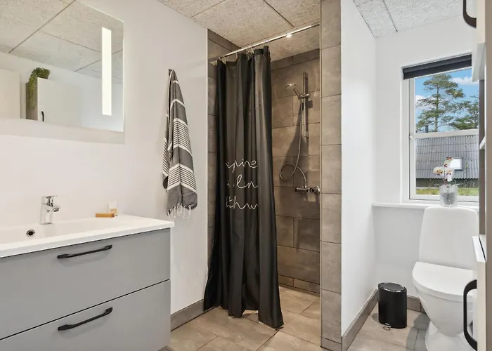 4 Bedroom Cozy In * Skjern